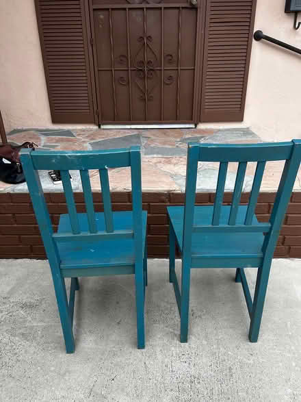 Photo of free 2 wood chairs (La mesa) #4