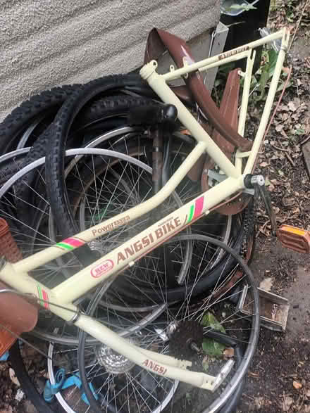 Photo of free Bike frame,tyres and wheels (Bedmond WD5) #1