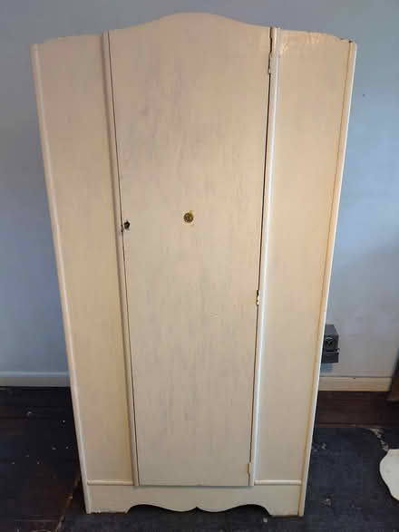 Photo of free White Wooden Wardrobe (SE58JS) #1