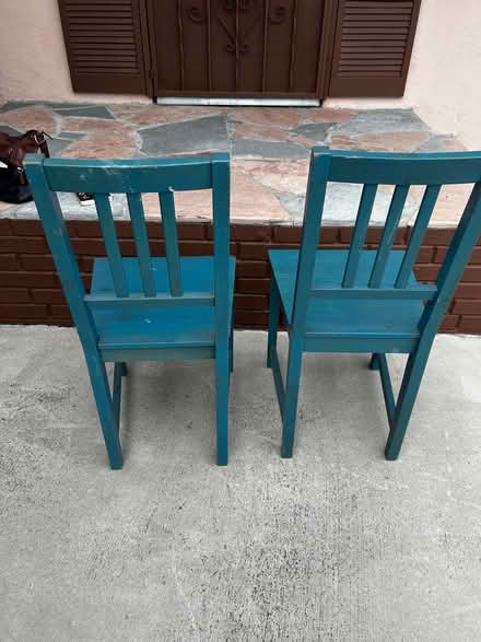 Photo of free 2 wood chairs (La mesa) #3