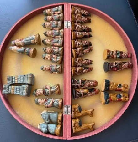 Photo of free Conquistador themed Chess set (Crown Hill) #2