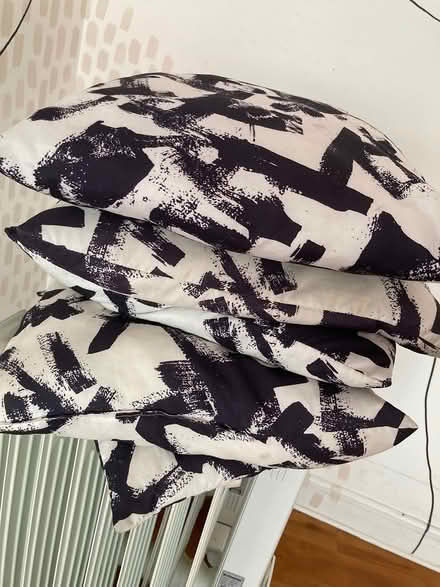 Photo of free 5 cushions (CV21 Rugby) #1