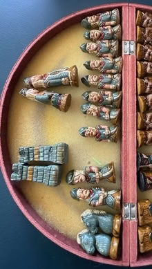 Photo of free Conquistador themed Chess set (Crown Hill) #3
