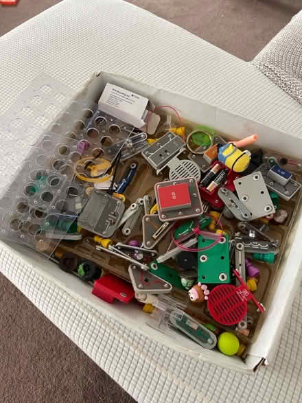 Photo of free Child electric circuit set (Over) #1