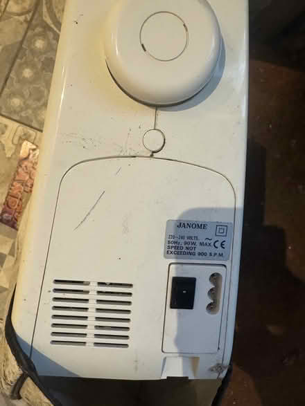 Photo of free Sewing machine (Surbiton KT6) #2
