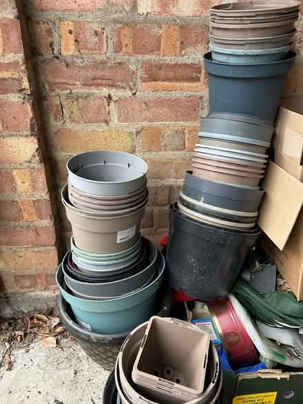 Photo of free Many plastic plant pots (windsor-maidenhead-freegle CGA SL4) #1