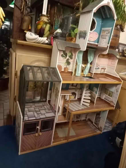 Photo of free extra large woodedn dolls house (Lower Stondon SG16) #1