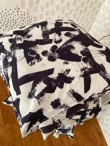 Photo of free 5 cushions (CV21 Rugby) #2