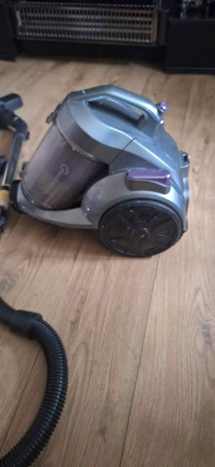 Photo of free Fully working cyclone hoover (Welling DA16) #3