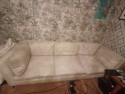 Photo of free Large leather sofa (Orpington BR5) #1