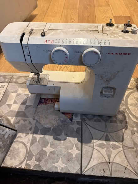 Photo of free Sewing machine (Surbiton KT6) #1