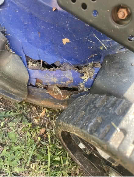 Photo of free Hyaundai petrol self propelled electric start lawn mower (Halls Green CM19) #4