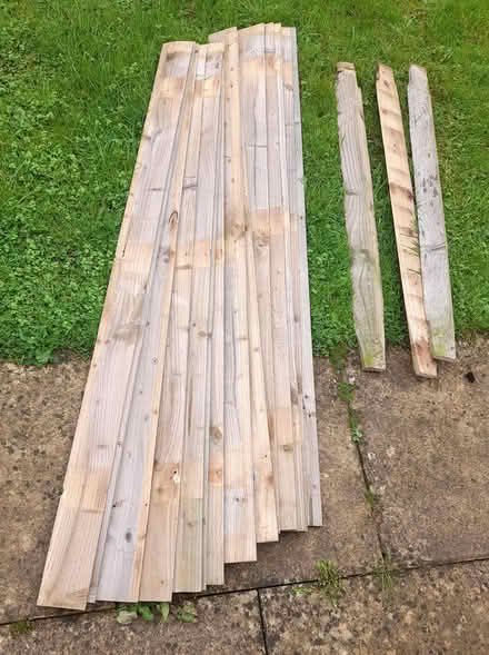 Photo of free fencing (Near station, Tonbridge, Kent) #1