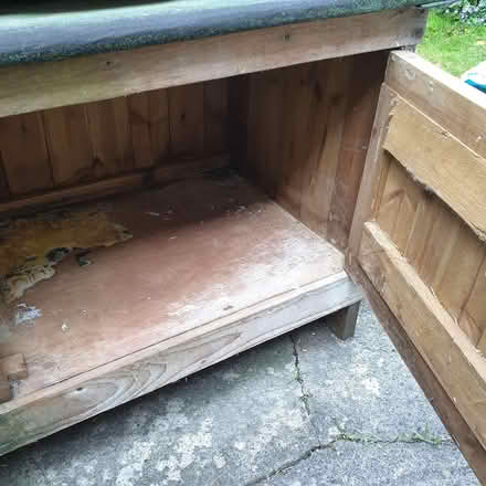 Photo of free Rabbit/ guinea pig hutch (Paulton) #4