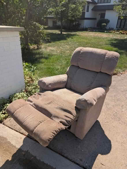 Photo of free LazyBoy Recliner (Darien) #2