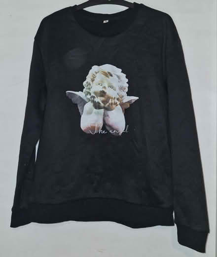 Photo of free Jumper (Lambeth SW8) #1