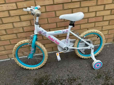 Photo of free Bicycle with stabilisers (Broomfield CM1) #4