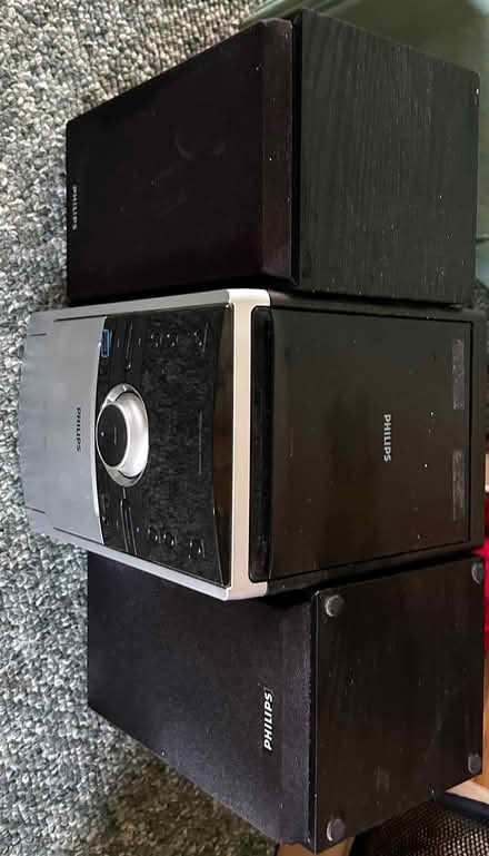 Photo of free Old style Mini CD/Radio/MP3/USB player (Chesham HP5) #3