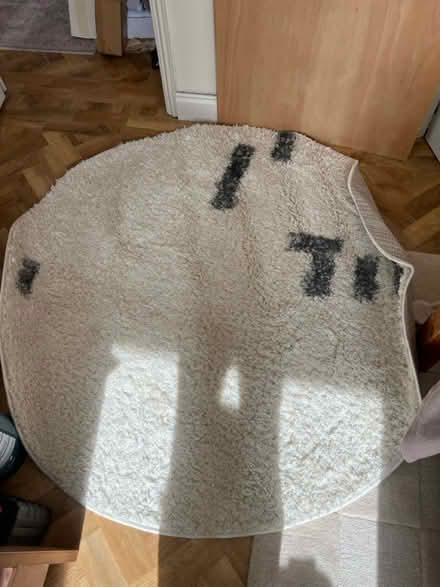 Photo of free Rugvista Round beige rug (Beckton E16) #1