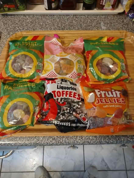 Photo of free 4 packs of sweets. (Hollingwood S43) #2