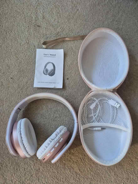 Photo of free Kids wireless Bluetooth headphones (Purley, Surrey) #1