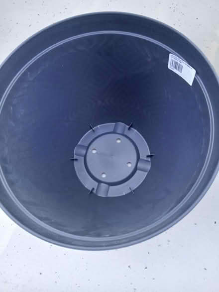 Photo of free Plant pots x2 (TW12) #2