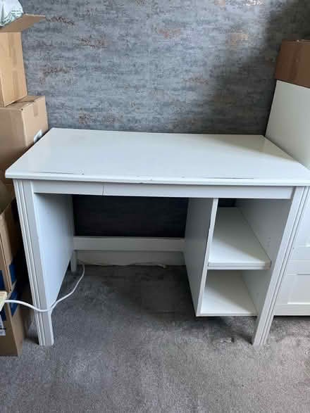 Photo of free White desk (Sutton SM1) #1