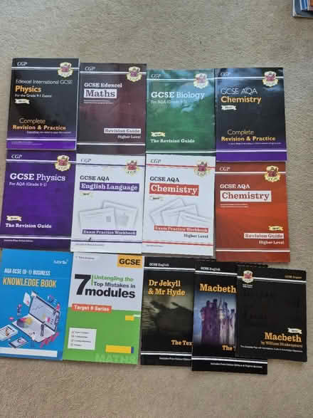 Photo of free GCSE revision guides & workbooks (Purley, Surrey) #1