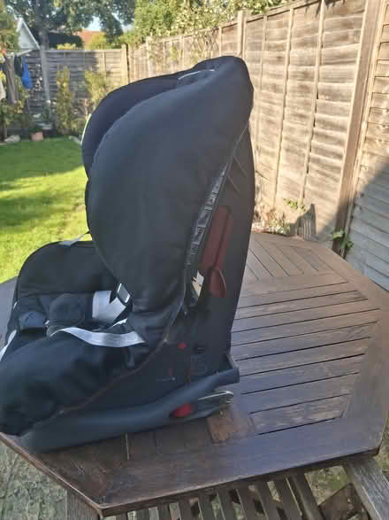 Photo of free Britax childs car seat 9/18kg (billericay essex) #3