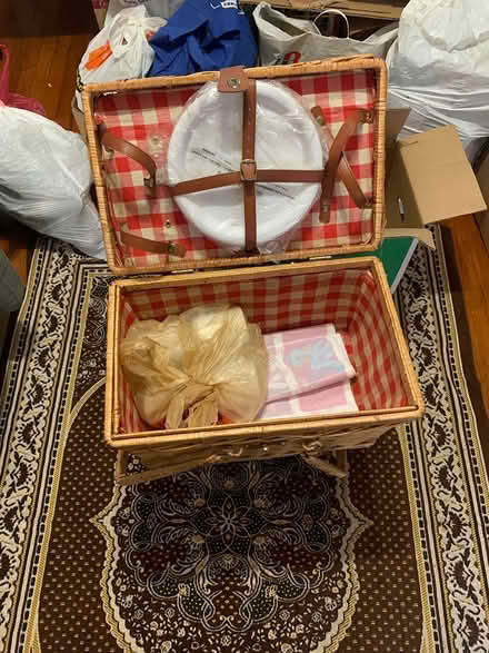 Photo of free Picnic Basket (Brookland/Rhode Island Ave NE) #2