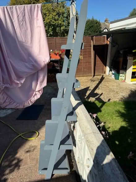 Photo of free Display shelf (Croydon) #2