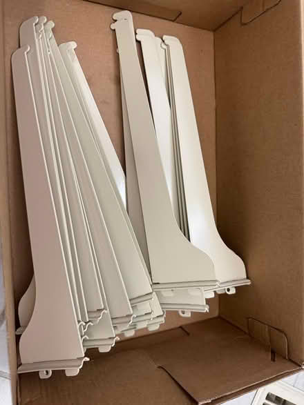 Photo of free Shelf Trackrails and Brackets (Orléans) #2