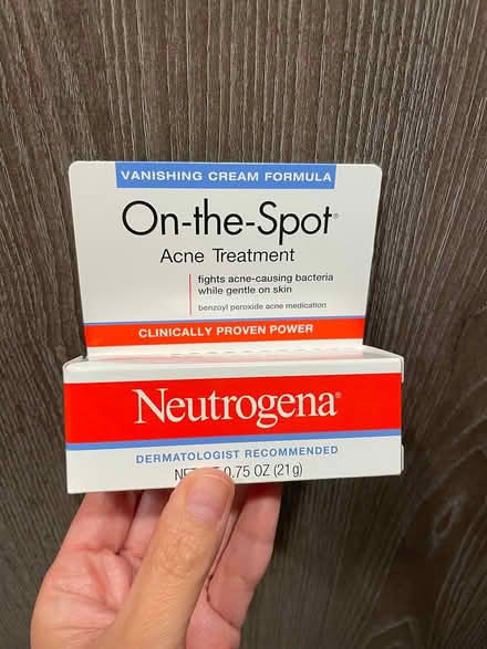Photo of free Neutrogena on the spot acne (Kirkland) #1