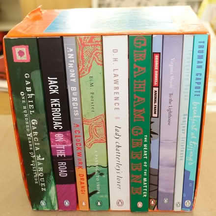 Photo of free Essential Collection Penguin books - 10 books, boxed (Kingsway) #1