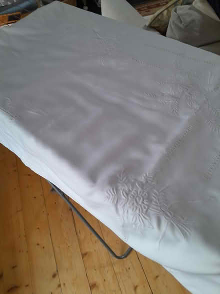 Photo of free White tablecloth as new (17 The Crescent D03WV32) #2