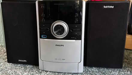 Photo of free Old style Mini CD/Radio/MP3/USB player (Chesham HP5) #2
