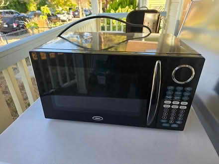 Photo of free Microwave (Central District/Madrona) #1