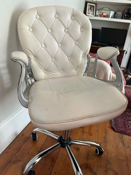 Photo of free Desk Chair (AL1 4QN) #1