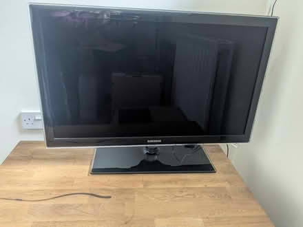 Photo of free Samsung smart TV (Bentham LA2) #1
