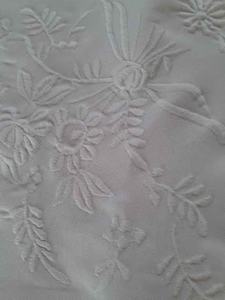 Photo of free White tablecloth as new (17 The Crescent D03WV32) #1