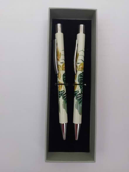 Photo of free 2 pens in decorative box (Kidlington OX5) #1