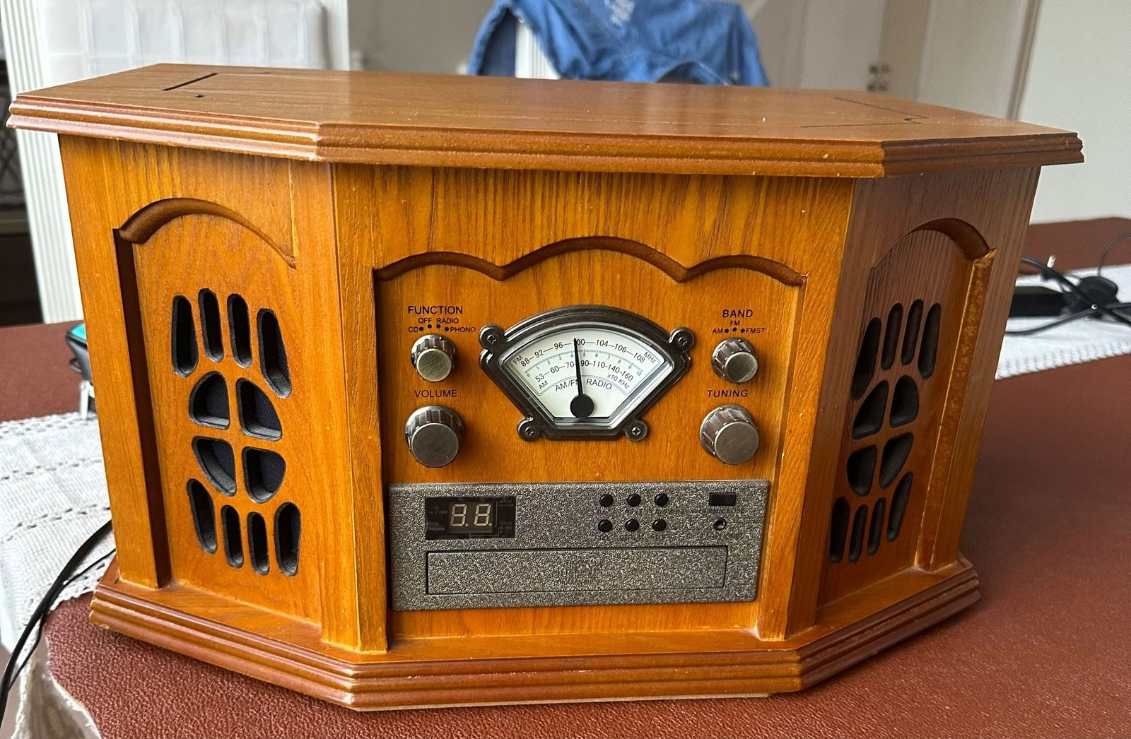 Free: Vintage record player (Broadfields HA8) - Barnet Freegle