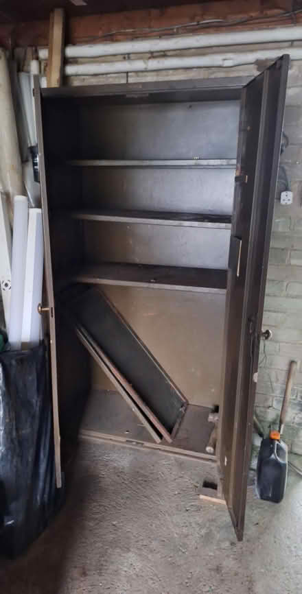 Photo of free Metal cabinet (Hala LA1) #1