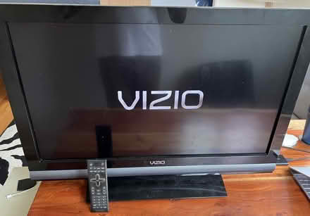 Photo of free 32" Vizio TV (Foster & California Ave) #1