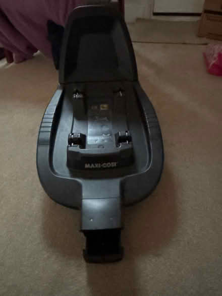 Photo of free Maxi-cosi Isofix for car seat (BR6 Pratts Bottom) #1
