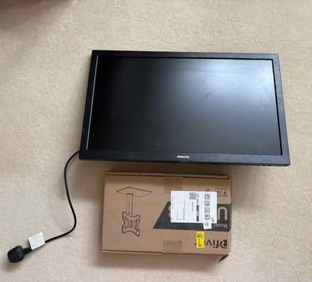 Photo of free Phillips television (Wimbledon Park SW19) #1