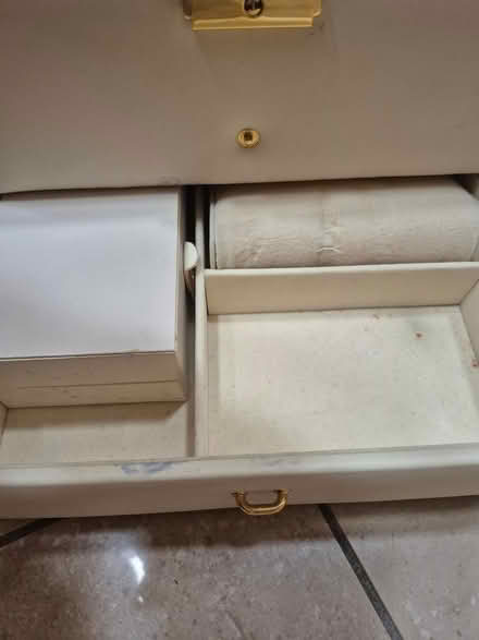 Photo of free Jewellery box (Friern Barnet N11) #3