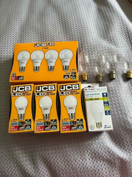 Photo of free 8 large screw bulbs + 4 (Keighley) #1