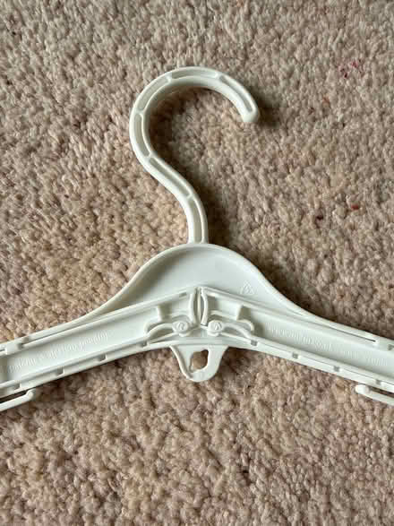 Photo of free Pack of 20 adjustable hangers (Great Amwell SG12) #3