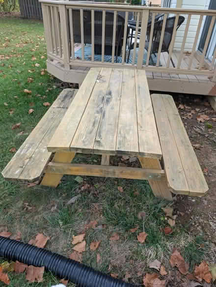 Photo of free Wood Picnic Tavble (Leesburg (Exeter subdivision)) #1